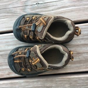 Keen brown kids shoes